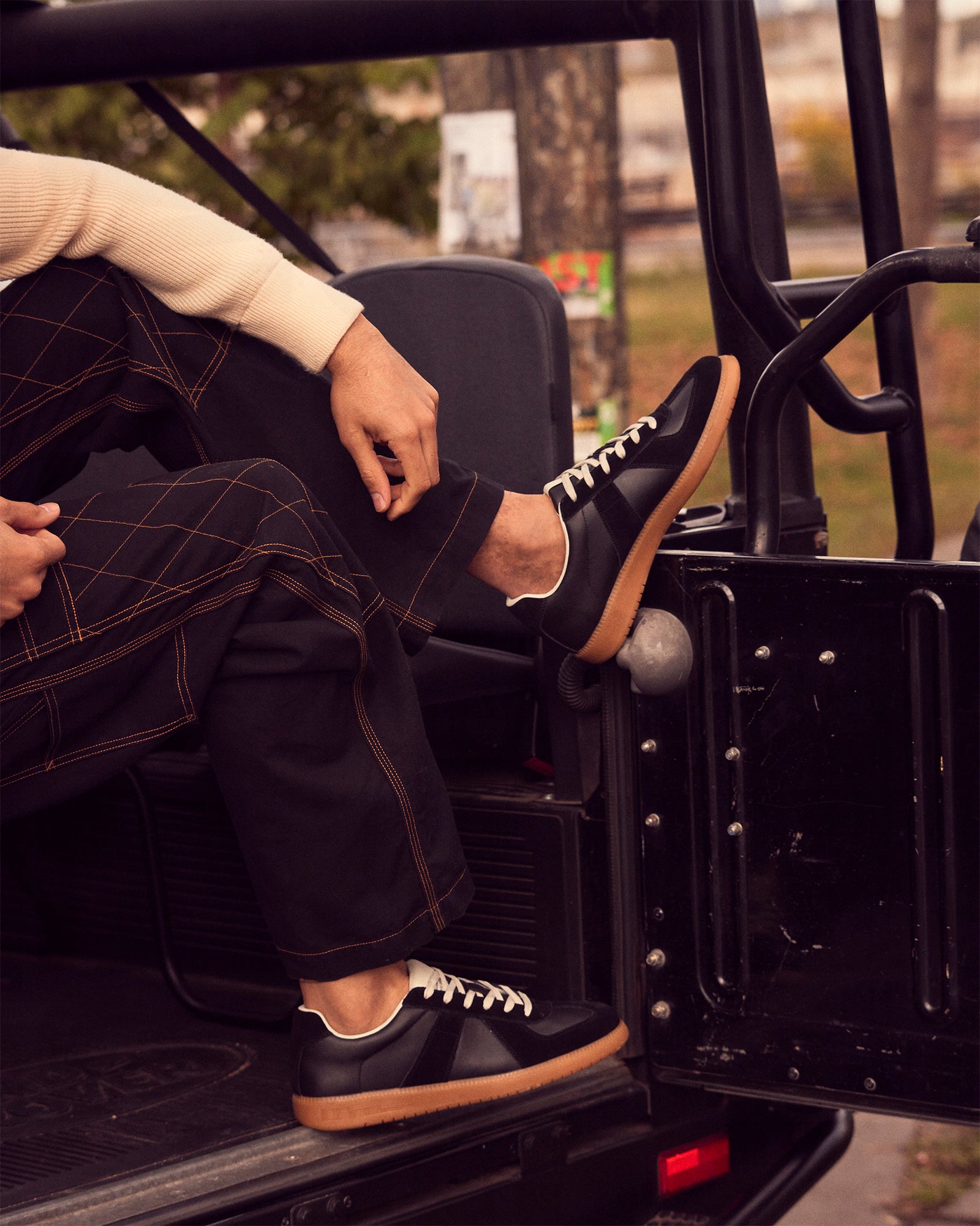 DIXON Black Leather Low-Top Sneakers - The Epitome of Comfort and Style
