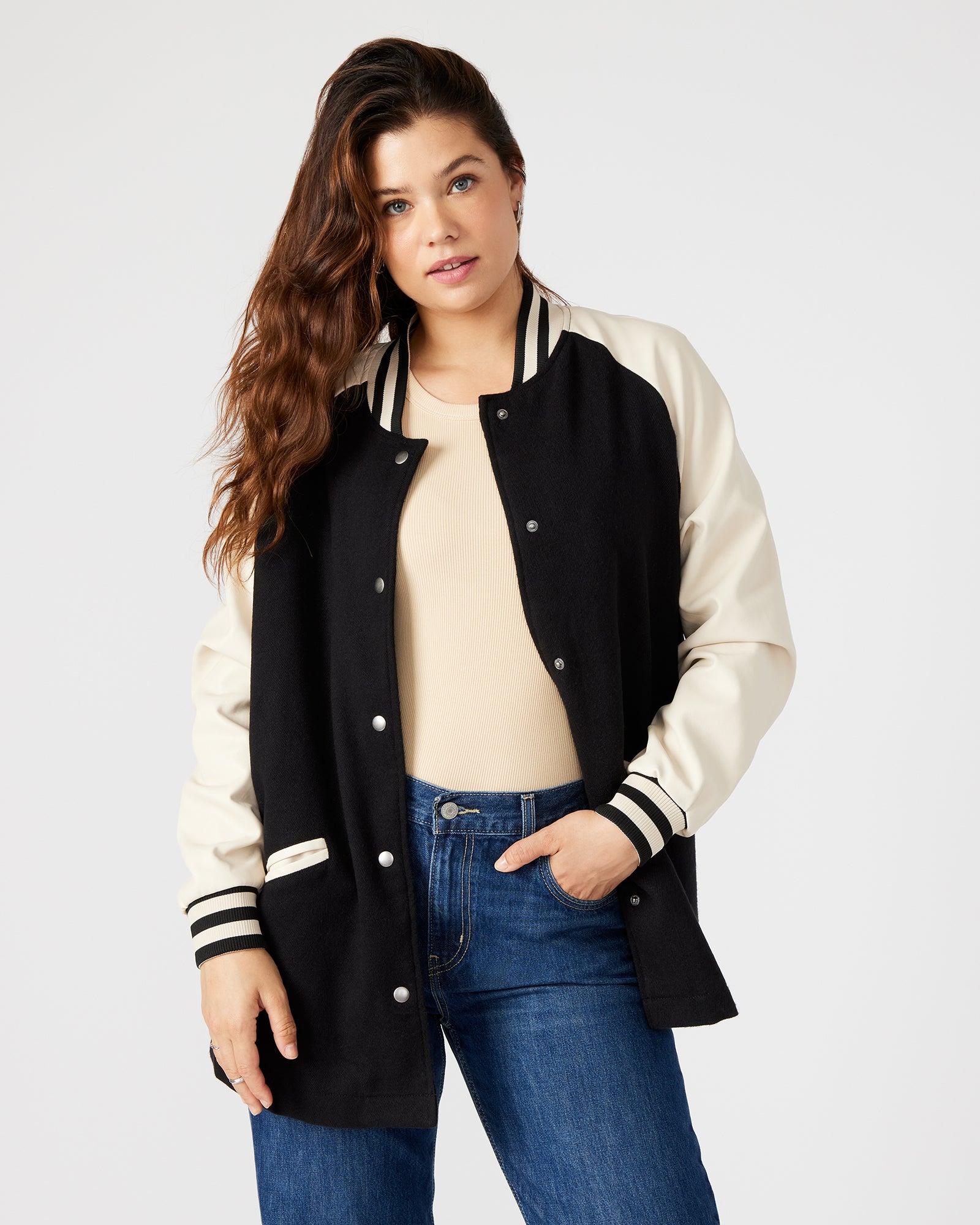 Stylish SKYLIE Black Jacket - A Fashion Essential