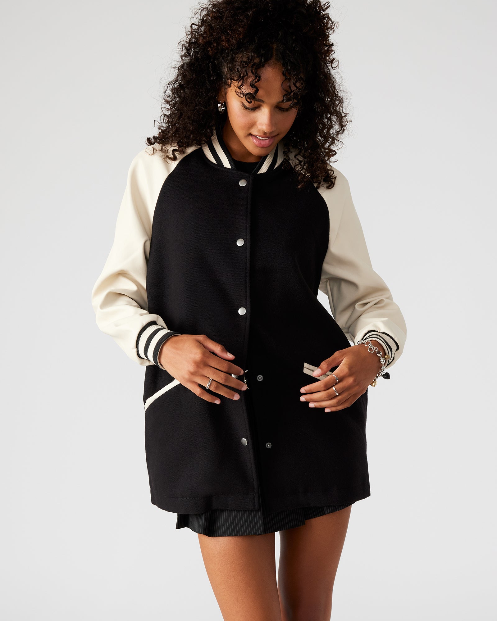 Stylish SKYLIE Black Jacket - A Fashion Essential