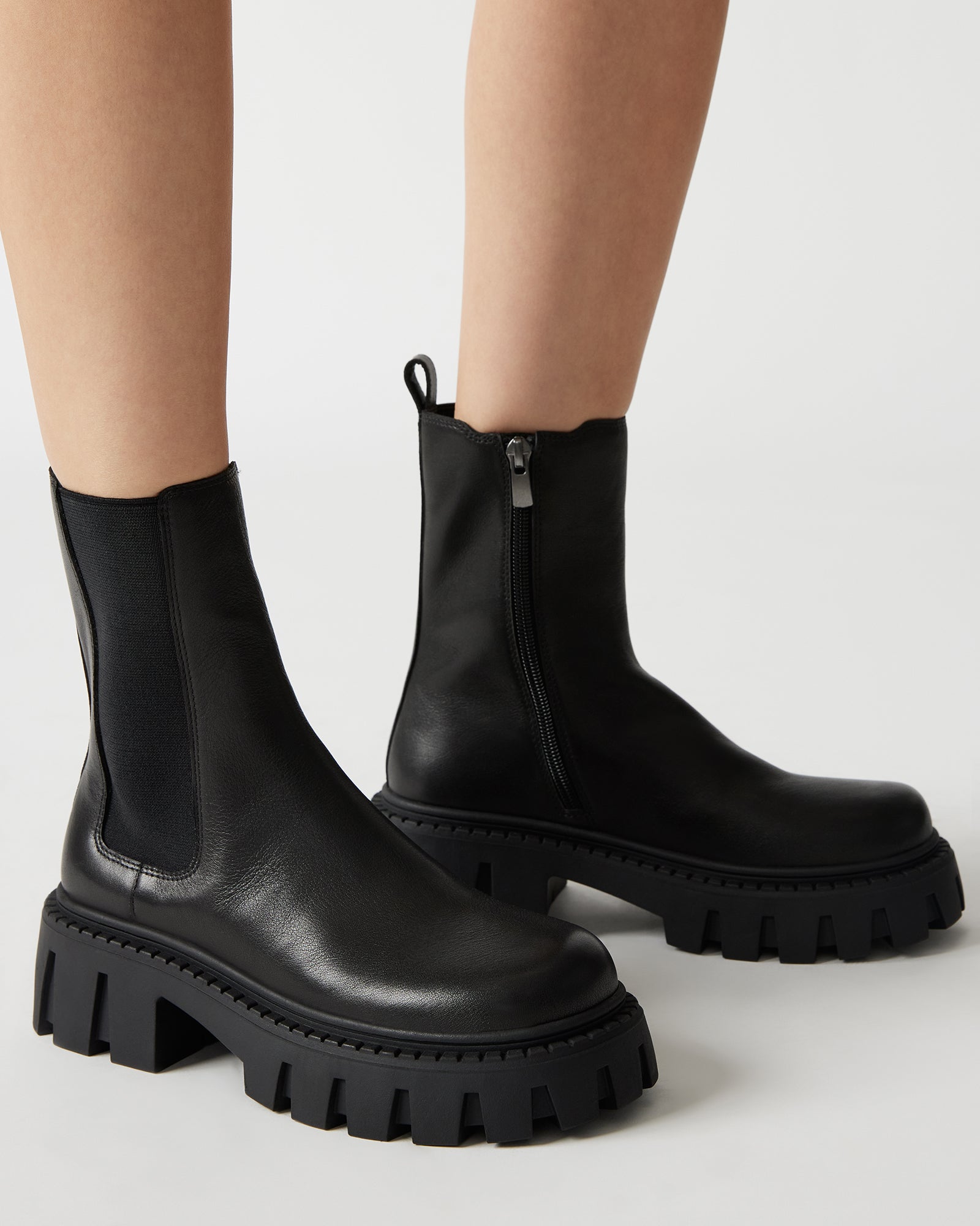 Black Leather CHARGES Chelsea Boots - Tough & Stylish
